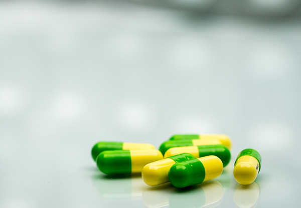 photo of tramadol capsules on a table